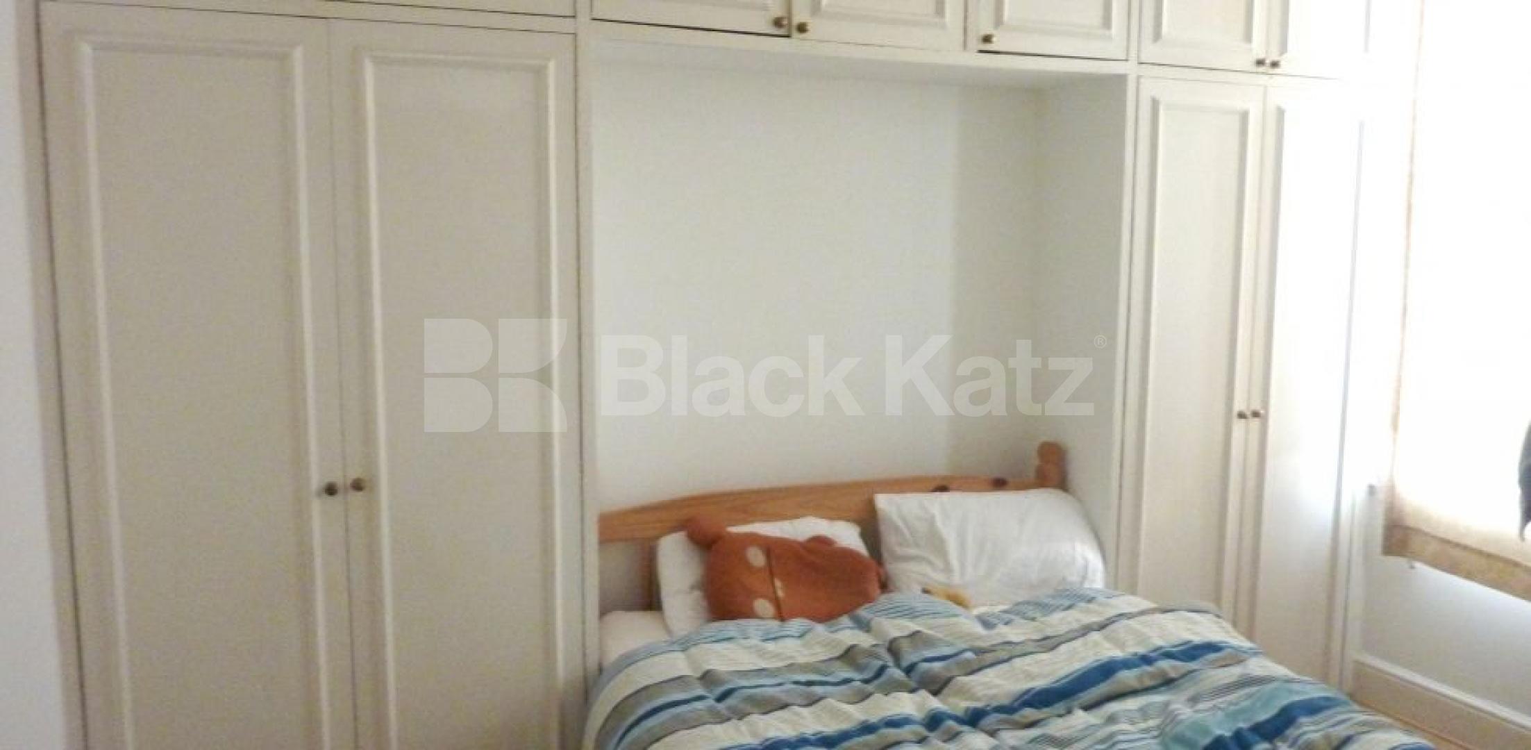 			MINUTES TO CANAL!, 3 Bedroom, 1 bath, 1 reception Flat			 Wymering Road, MAIDA VALE